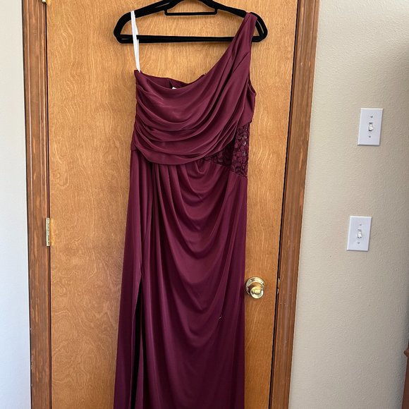 One Shoulder Bridesmaids Dress with Slit David's Bridal Wine Burgundy Lace Side - Picture 4 of 15